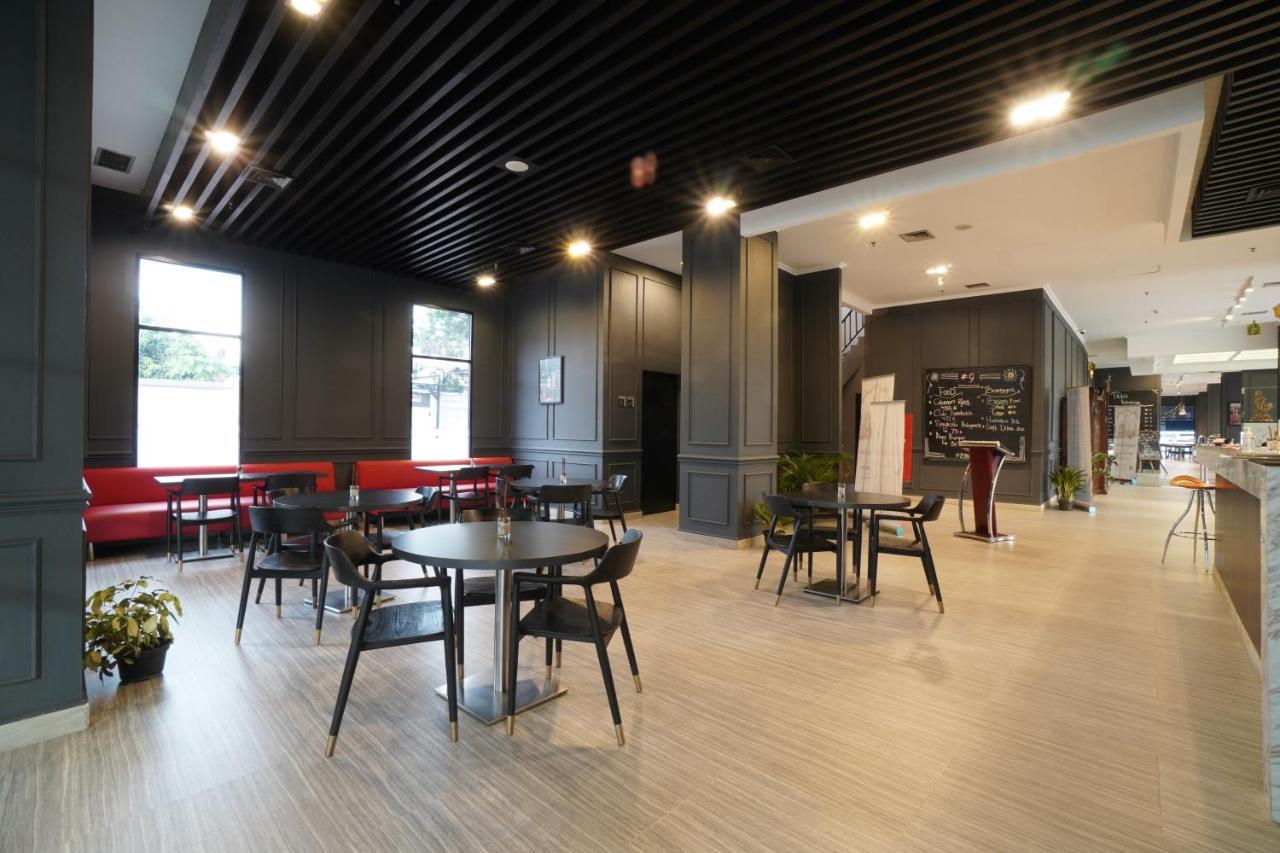Swiss-Belinn Cawang Yakarta Exterior foto