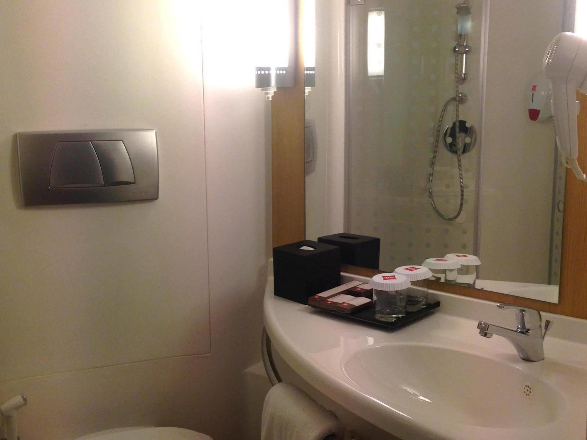 Swiss-Belinn Cawang Yakarta Exterior foto